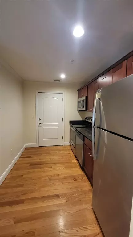 Lowell, MA 01854,277 Pawtucket Street #2B
