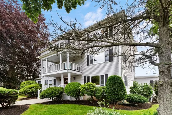 Nahant, MA 01908,162 Willow Rd #11