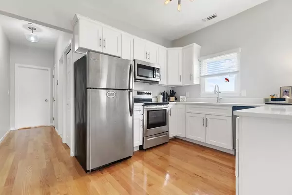 Nahant, MA 01908,162 Willow Rd #11