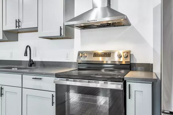 Methuen, MA 01844,2 Charles Street #302