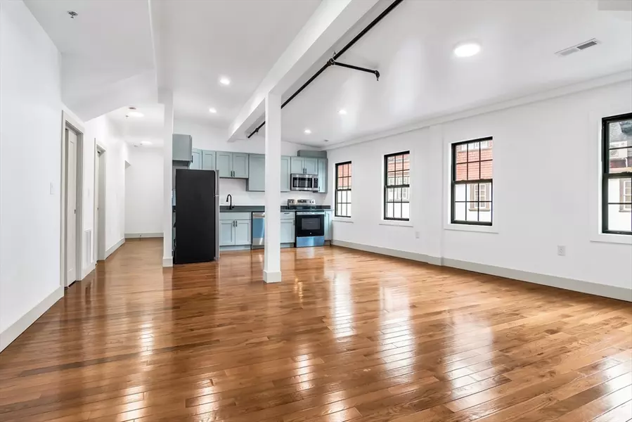 2 Charles Street #302, Methuen, MA 01844