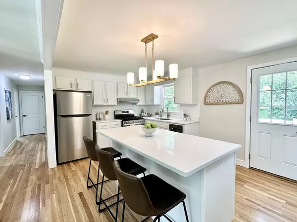 Norton, MA 02766,17 Kingsley Rd