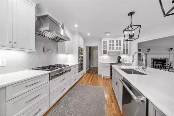 Hingham, MA 02043,3 Rosewood Lane