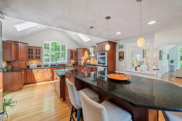 Kingston, MA 02364,136 Wolf Pond Road