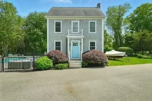 Duxbury, MA 02332,735 Bay Rd