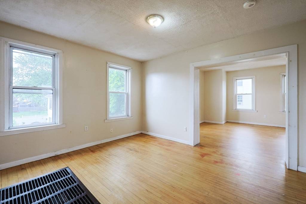 Worcester, MA 01610,37 Colton St