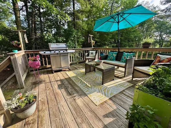 Sturbridge, MA 01566,150 Podunk Rd