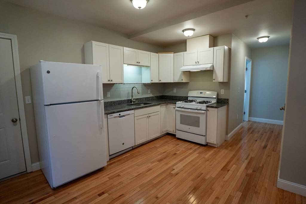 Framingham, MA 01702,6-8 Claflin St #8A