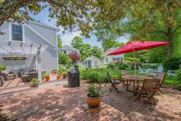 Barnstable, MA 02635,5 Putnam Ave