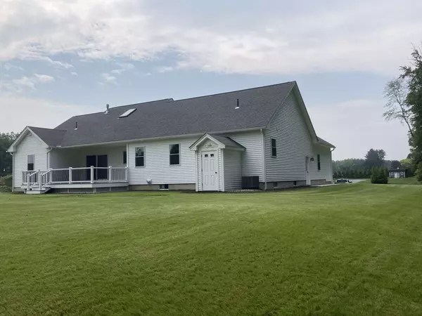 Hatfield, MA 01066,18 Molloy Ave