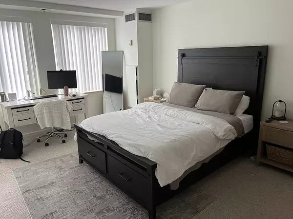Cambridge, MA 02139,950 Massachusetts Ave. #106