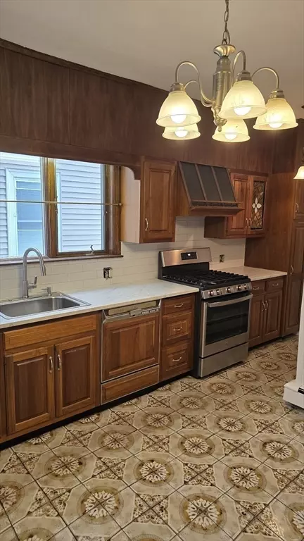 Medford, MA 02155,29 Lambert St #1