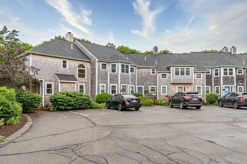 17 Harbor Hill #17, Bourne, MA 02532