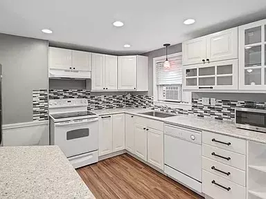 Natick, MA 01760,6 Dwight Ave