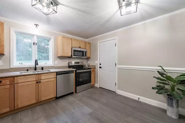 Ludlow, MA 01056,106 Erin Ln