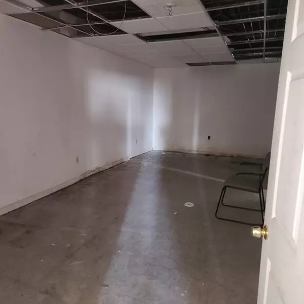 Fall River, MA 02724,233 East Main