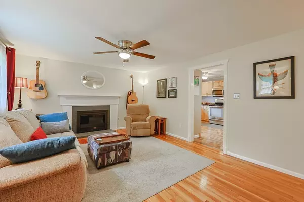 Newbury, MA 01922,29 School St