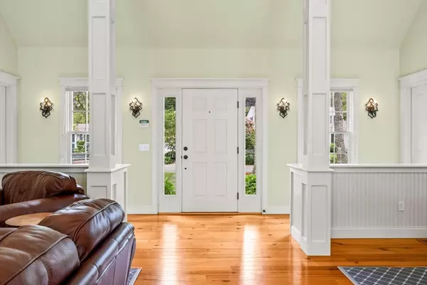 Barnstable, MA 02632,19 Angus Way