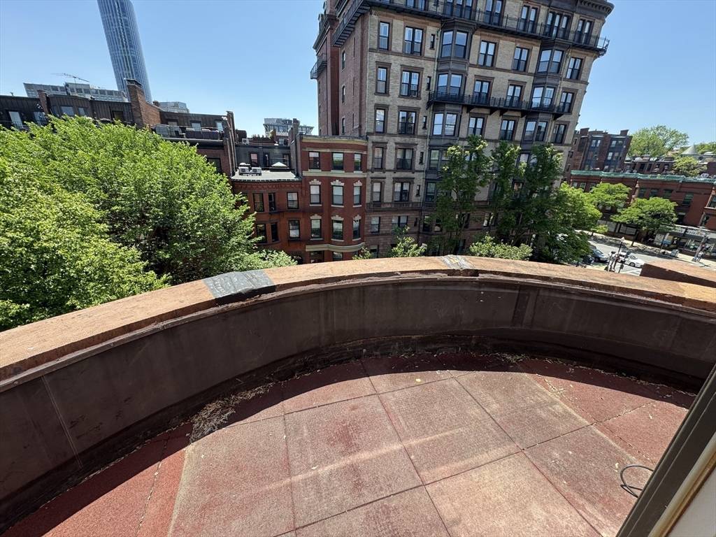 Boston, MA 02115,403 Marlborough St #13