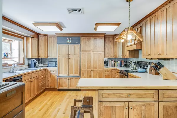 Truro, MA 02666,72 Highland Rd