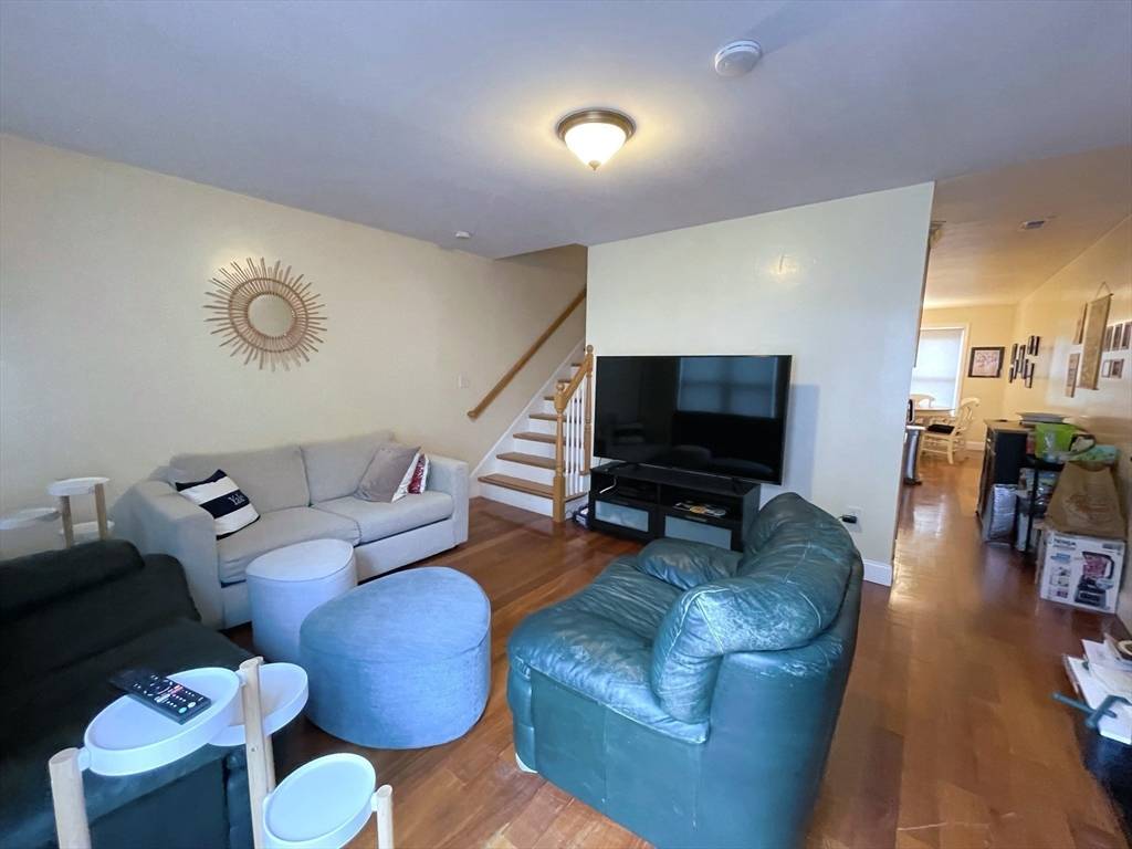 Cambridge, MA 02139,239 Prospect St #3