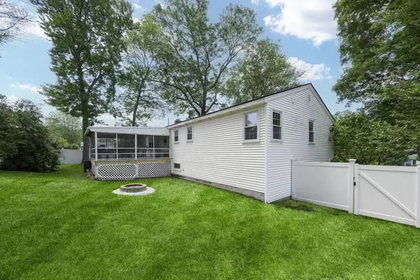 Milford, MA 01757,30 Purdue Dr