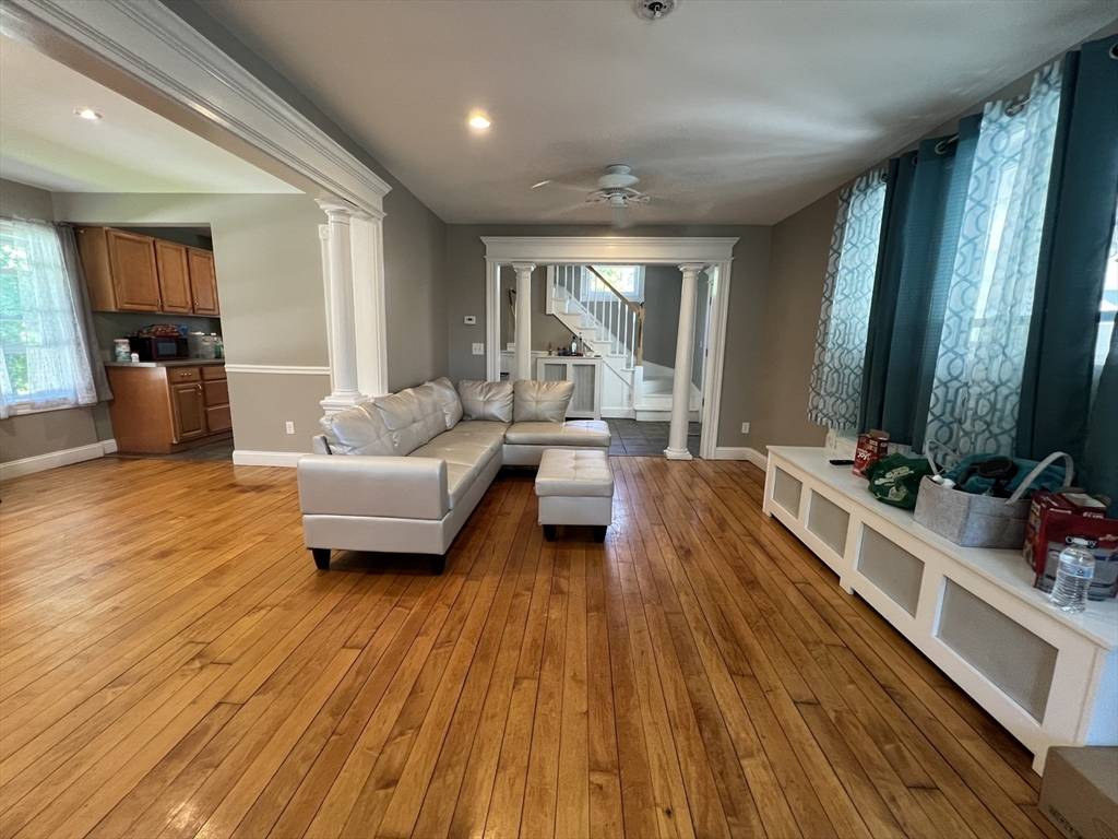 Haverhill, MA 01835,14 Waldo Ct