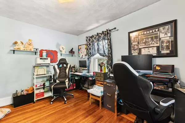 Warren, RI 02885,4 S Cornell Ave