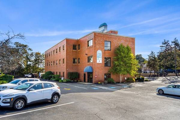 152 Sylvan St, Danvers, MA 01923