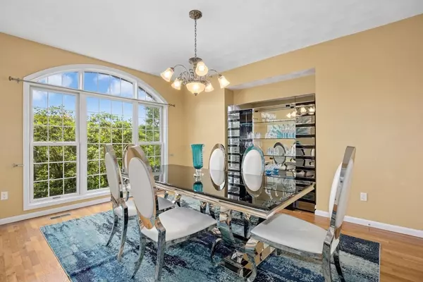 Westborough, MA 01581,2 Arrowhead Lane