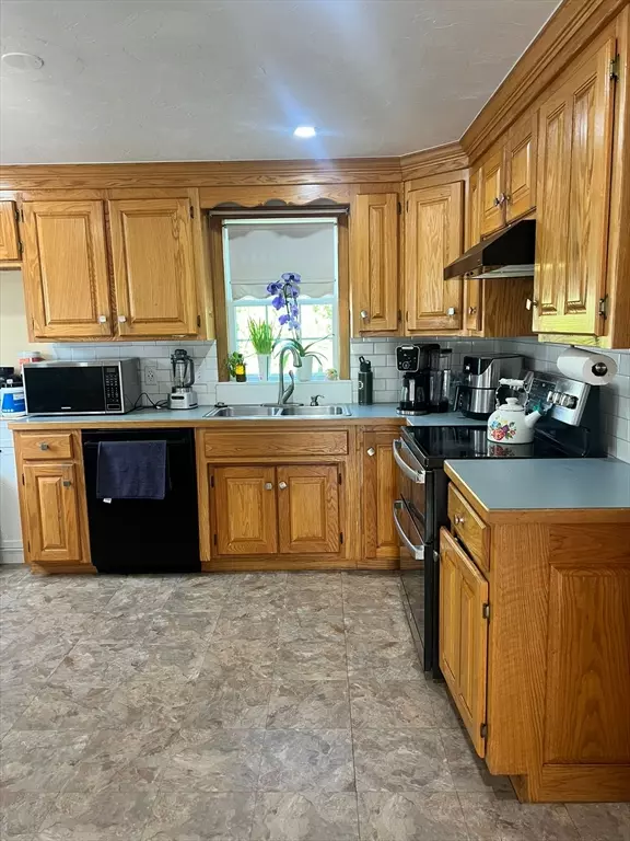 Fitchburg, MA 01420,305 Mount Vernon St