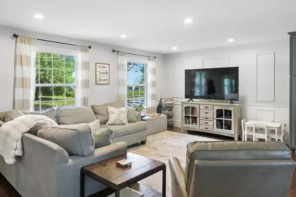 Hudson, MA 01749,22 Dean St