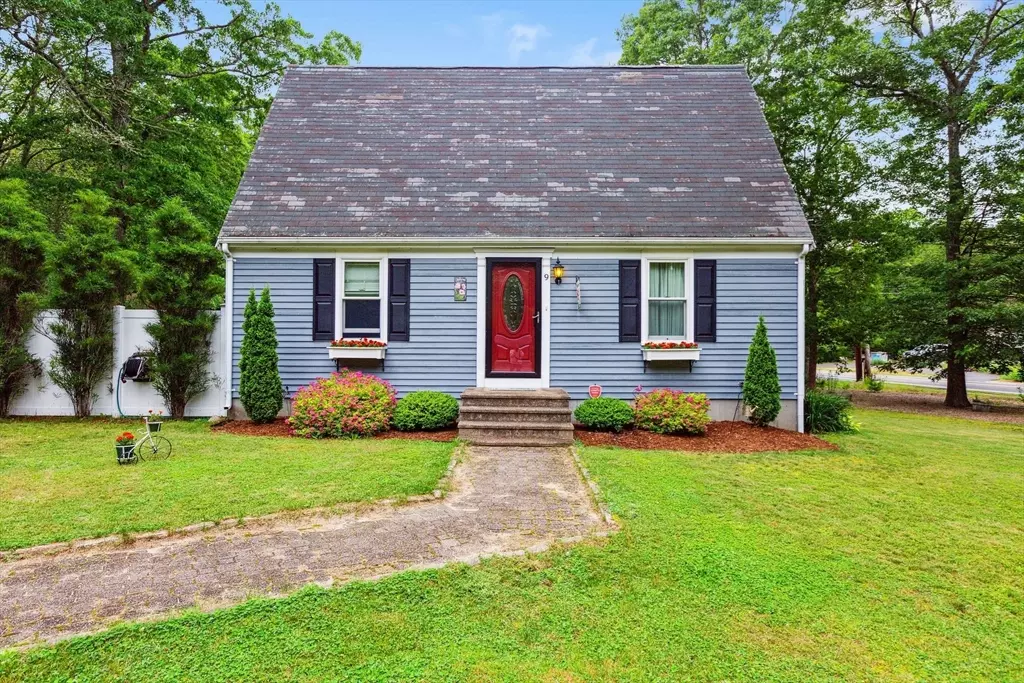 Mashpee, MA 02649,9 Jones Road
