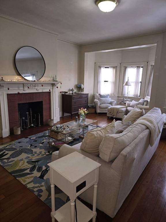 Boston, MA 02215,899 Beacon Street #3