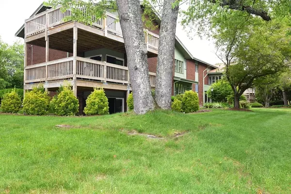 Marshfield, MA 02050,980 Plain St #4