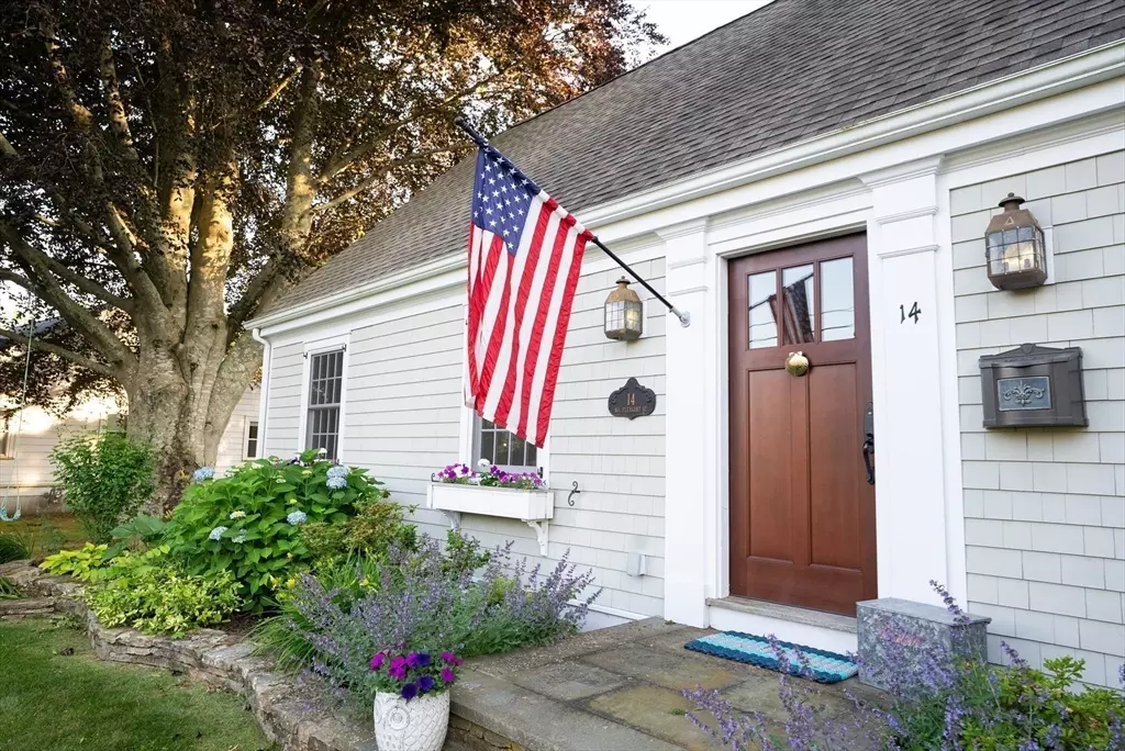Dartmouth, MA 02748,14 N Pleasant St