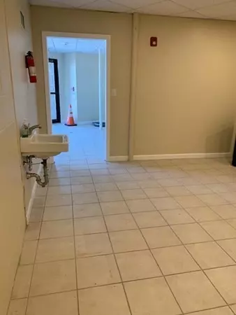Worcester, MA 01605,8 Boylston St #1R CONNER