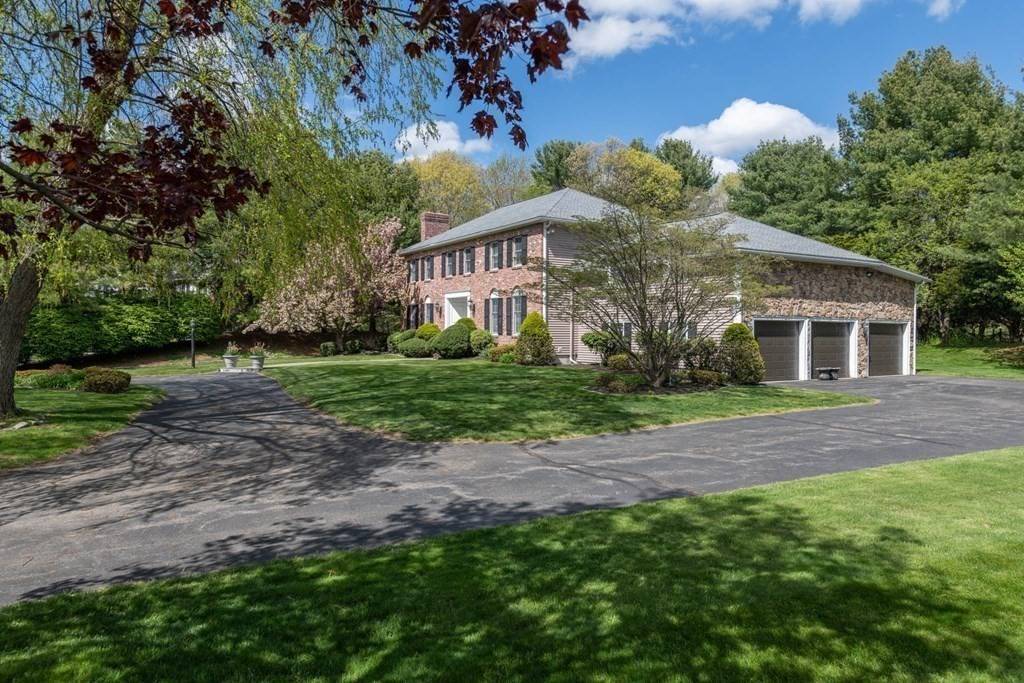 Weston, MA 02493,4 Elliston Road