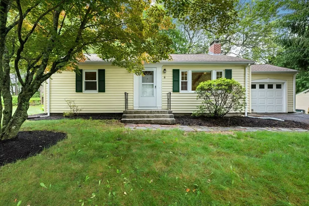 Holden, MA 01520,8 Oakwood St