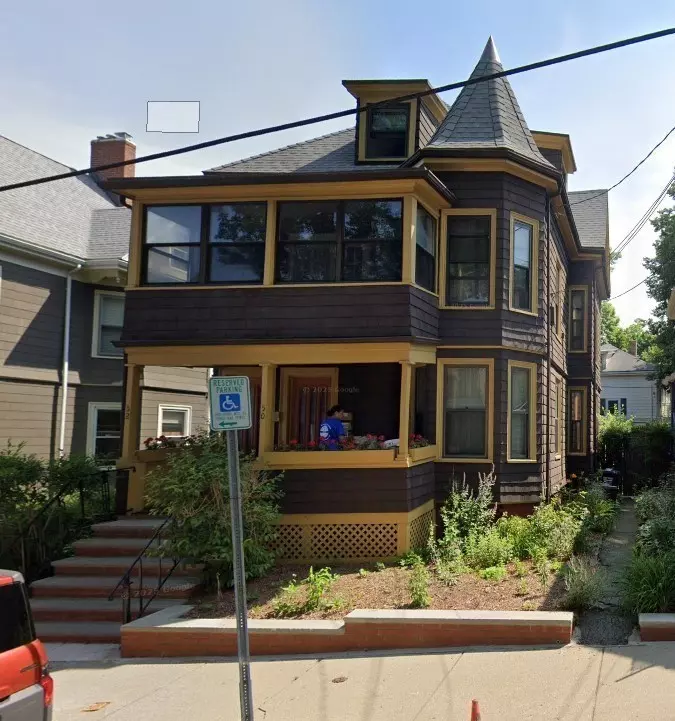 Cambridge, MA 02140,52 Mt Pleasant St #2