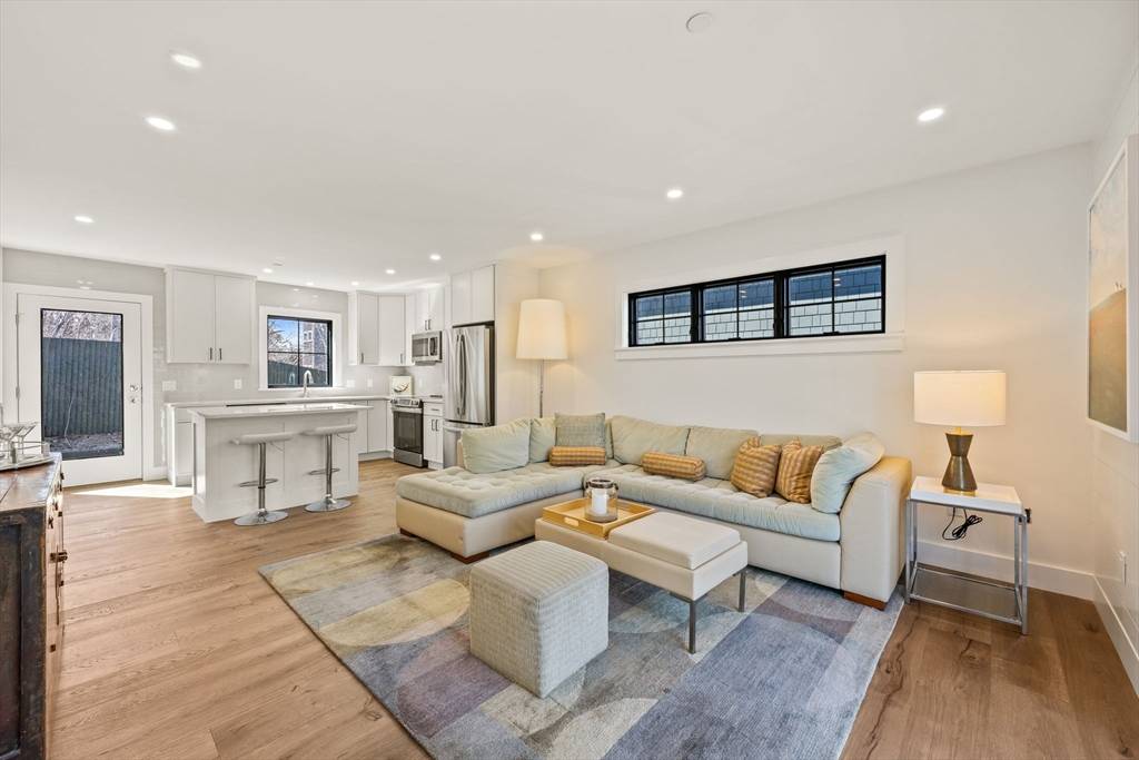 Provincetown, MA 02657,50 Nelson Avenue #5