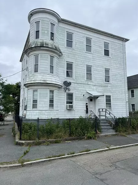 49 Division St #3, New Bedford, MA 02744