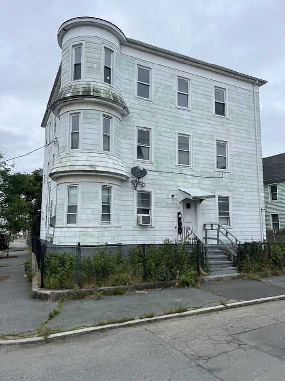 49 Division St #2, New Bedford, MA 02744