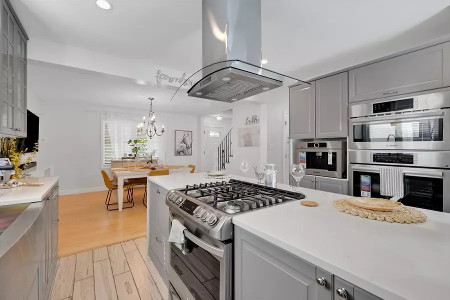 45 Olney Ave, Springfield, MA 01119
