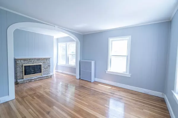 Dracut, MA 01826,73 Sladen St