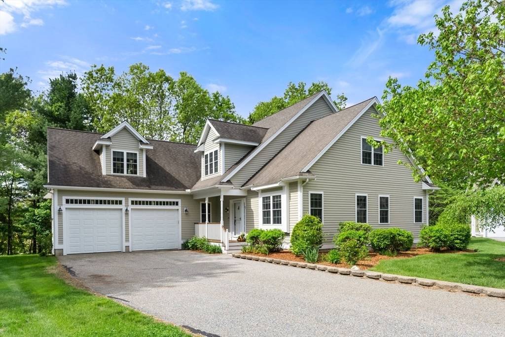 7 Lane Farm Dr, Bedford, MA 01730