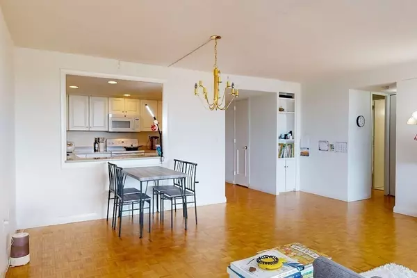 Brookline, MA 02446,45 Longwood Ave #812