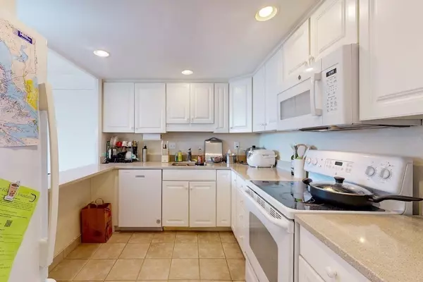 Brookline, MA 02446,45 Longwood Ave #812