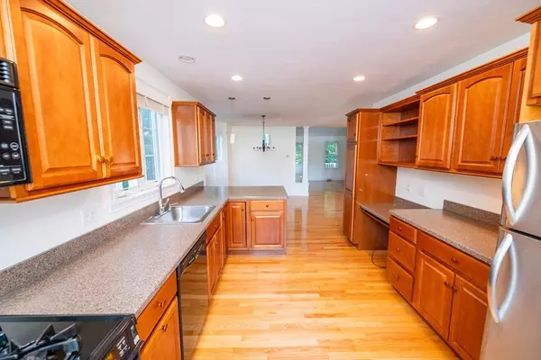 Weymouth, MA 02190,31 Mulligan Dr #31