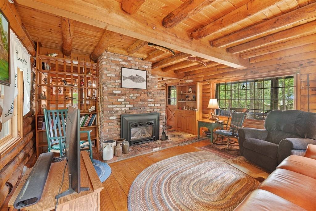 Hamilton, MA 01982,18 Birch Rd